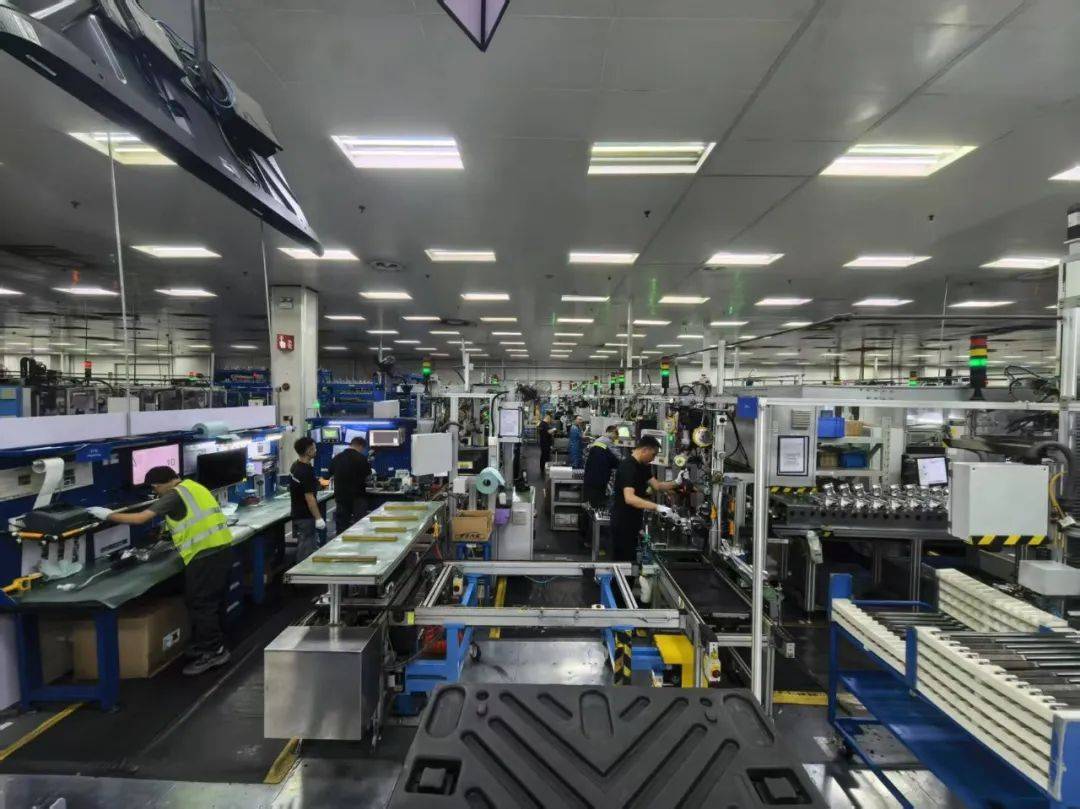 上海嘉定企業(yè)節(jié)日?qǐng)?jiān)守忙生產(chǎn)，服務(wù)保障不打烊